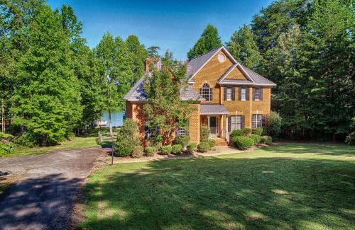Lakeside Woods House | Sunset Cove