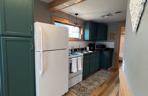 Center City Cabin | Sunset Haven located within 45min of the Twin Cities and right on the lake!