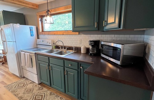 Center City Cabin | Sunset Haven located within 45min of the Twin Cities and right on the lake!