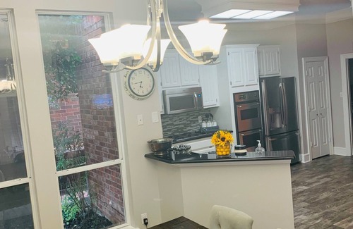 Rockwall House | Sunset Hill Haven: Relaxing balcony & Backyard, short walk to Rockwall Harbor
