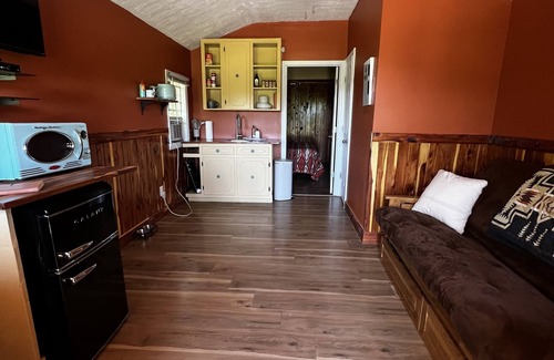 Fayetteville Cabin | Sunset Hillside Cabin "C" on Horse Farm w/Hiking