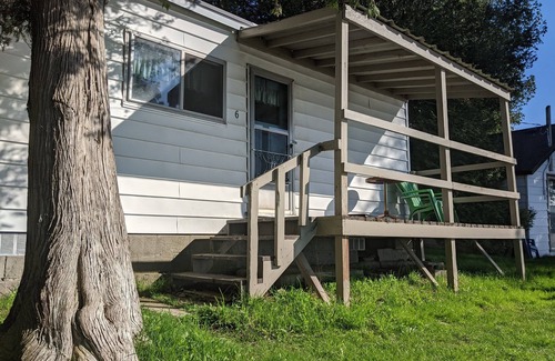 South Bruce Peninsula Cabin | Sunset Lakefront Spacious 8 people Getaway,