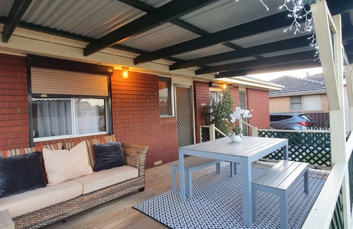 Windang House | Sunset Lakeview.