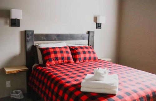 Candle Lake Cabin | Sunset Lodge at Candle Lake, sleeps 12