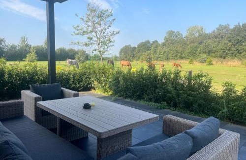 Lutten House | Sunset Lodge