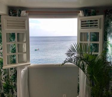 Fond Bernier Apartment | Sunset
