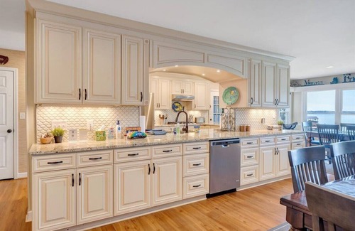 Huddleston House | Sunset Paradise: A Private Retreat. Come Relax, Refresh & Renew!