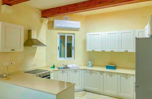 Santu Pietru Villa | Sunset Serenity - Four Bedroom Villa, Sleeps 9