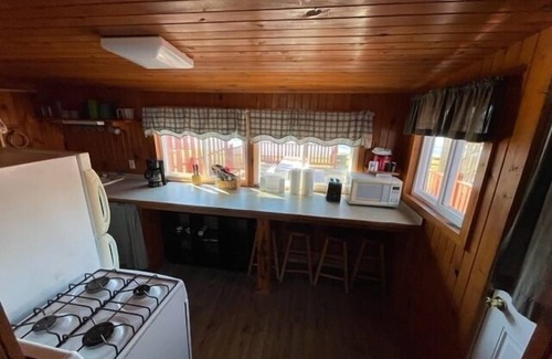 Clare Cottage | Sunset Shores #2- Lakeside Living All Summer Long