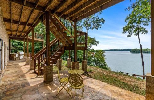 Winchester House | Sunset Shores