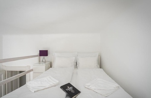Kispest Apartment | Sunset Square Studio with gallery