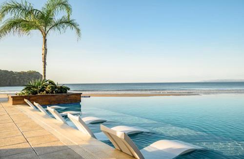 Las Escobas del Venado Apartment | Sunset Suite - Blue Venao
