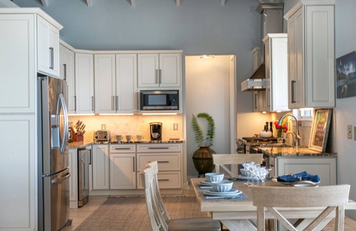 Fish Bay House | Sunset, Sunrise & Ocean Views, 3 Bed 4.5 Bath, Close to Cruz Bay & Beaches. Gym