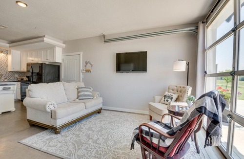 Clinton County Apartment | Sunset View Home 1 Mi to Smithville Lake!