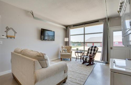 Clinton County Apartment | Sunset View Home 1 Mi to Smithville Lake!