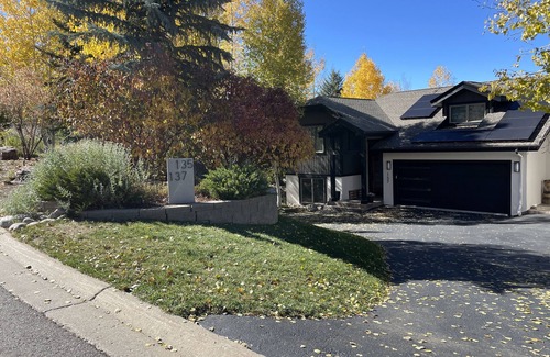 Edwards House | Sunset Views in the Heart of the Vail Valley