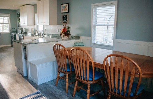 Lake Edward Township Cabin | Sunset Vista Cottage - On North Long Lake & The Paul Bunyan Trail in Merrifield