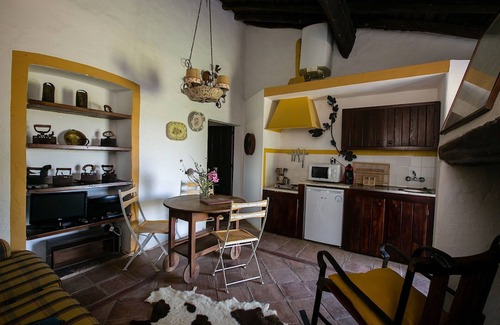 Sousel House | Sunset Yellow Villa, Wifi, Terrace, Swimming Pool