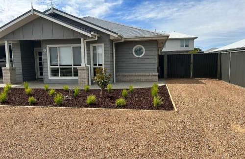 Yarrawonga House | Sunsets by the Lake