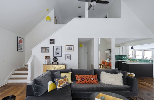 Springfield House | Sunsets & Hot Tub-Epic Lodge 35-min from Nashville