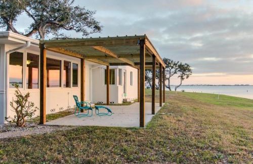 Indian Beach Sapphire Shores House | Sunsetter on Sapphire Shores