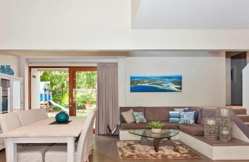 Sunshine Beach House | Sunshine Beach Retreat, Pool, Backyard