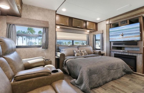 Big Pine Key House | Sunshine Key King Travel Trailer 4