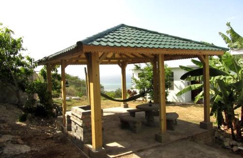 Greenwood House | Sunshine Lodge: Your home away from home