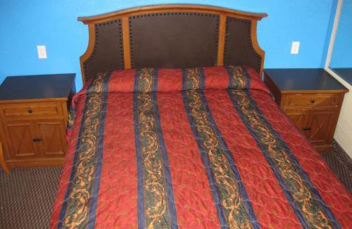 Carousel Hotel | Sunshine Motel