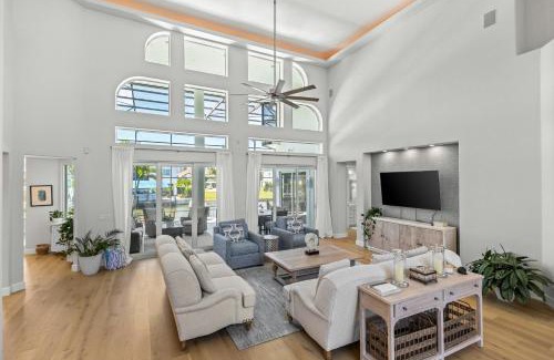 Vanderbilt Beach House | Sunshine on the Water