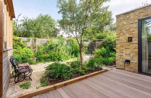 North Kensington Apartment | Sunshine Soul, by Veeve