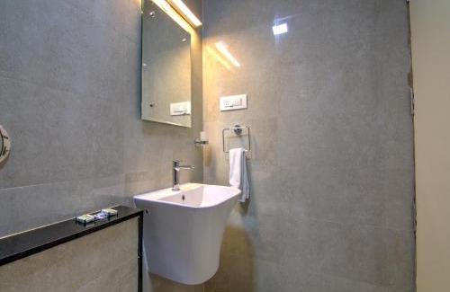Panduranga Nagar Hotel | Sunshine Suites Grand Deluxe