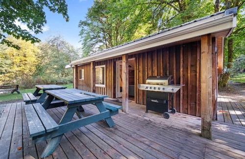 Brackendale Resort | Sunwolf Riverside Cabins