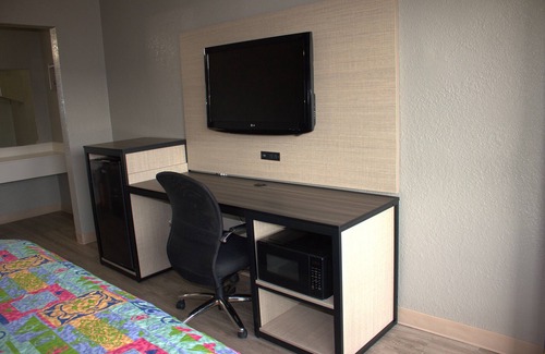 Oak Cliff Hotel | Super 7 Inn Dallas West Arlington