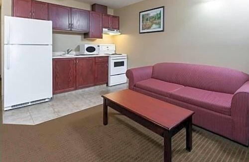 Fort Saskatchewan Hotel | Super 8 by Wyndham Fort Saskatchewan