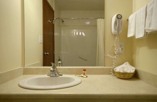 Fort Saskatchewan Hotel | Super 8 by Wyndham Fort Saskatchewan