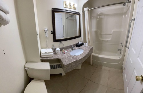 Laurentian Valley Hotel | Super 8 by Wyndham Pembroke