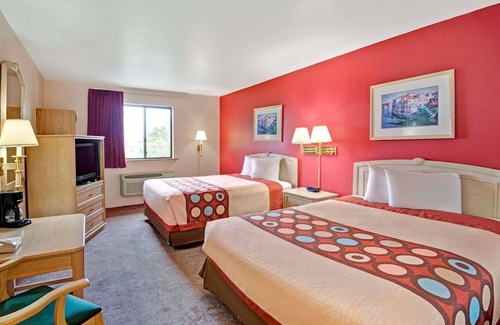 Westside Hotel | Super 8 by Wyndham Albuquerque West/Coors Blvd