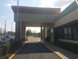 Atoka Hotel | Super 8 by Wyndham Atoka