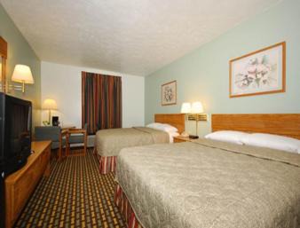 Bolivar Hotel | Super 8 by Wyndham Bolivar