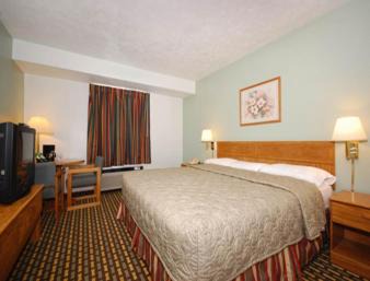 Bolivar Hotel | Super 8 by Wyndham Bolivar