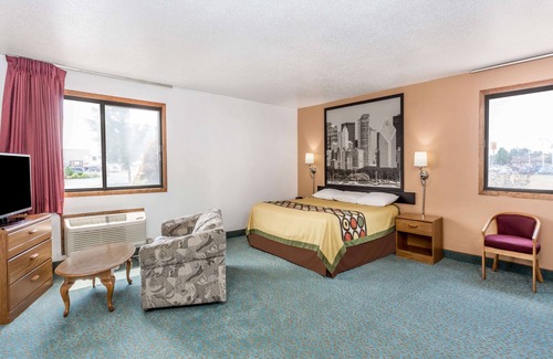 Bourbonnais Hotel | Super 8 by Wyndham Bourbonnais/Kankakee Area