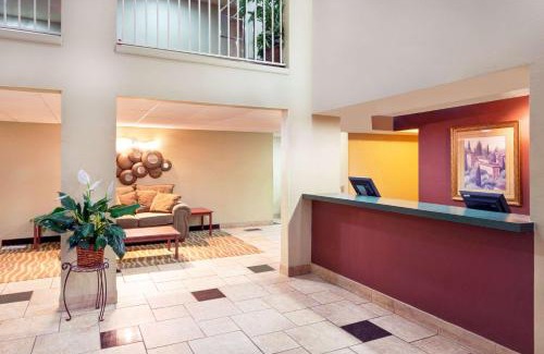 Chandler Hotel | Super 8 by Wyndham Chandler Phoenix