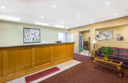Chanute Hotel | Super 8 by Wyndham Chanute