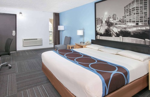 Moore Hotel | Super 8 by Wyndham City of Moore