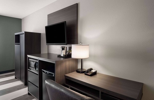 Columbus Hotel | Super 8 by Wyndham Columbus