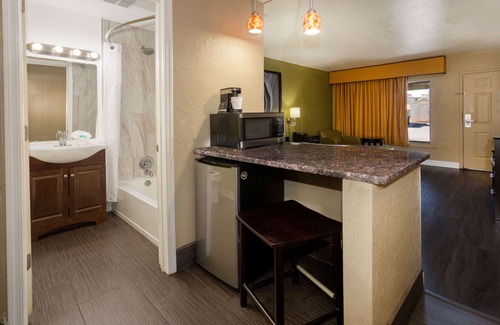 Flagstaff Hotel | Super 8 by Wyndham Conference Center NAU/Downtown