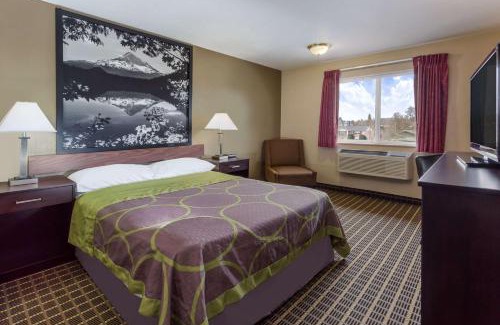 Corvallis Hotel | Super 8 by Wyndham Corvallis