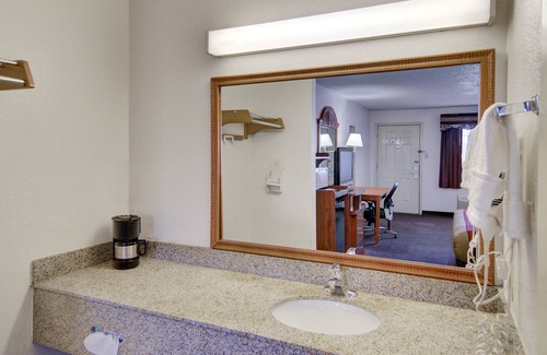 Decatur Hotel | Super 8 by Wyndham Decatur Texas