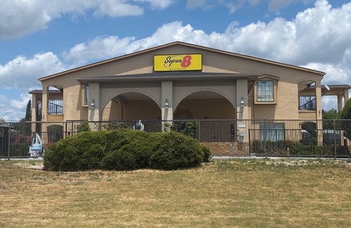 Decatur Hotel | Super 8 by Wyndham Decatur Texas